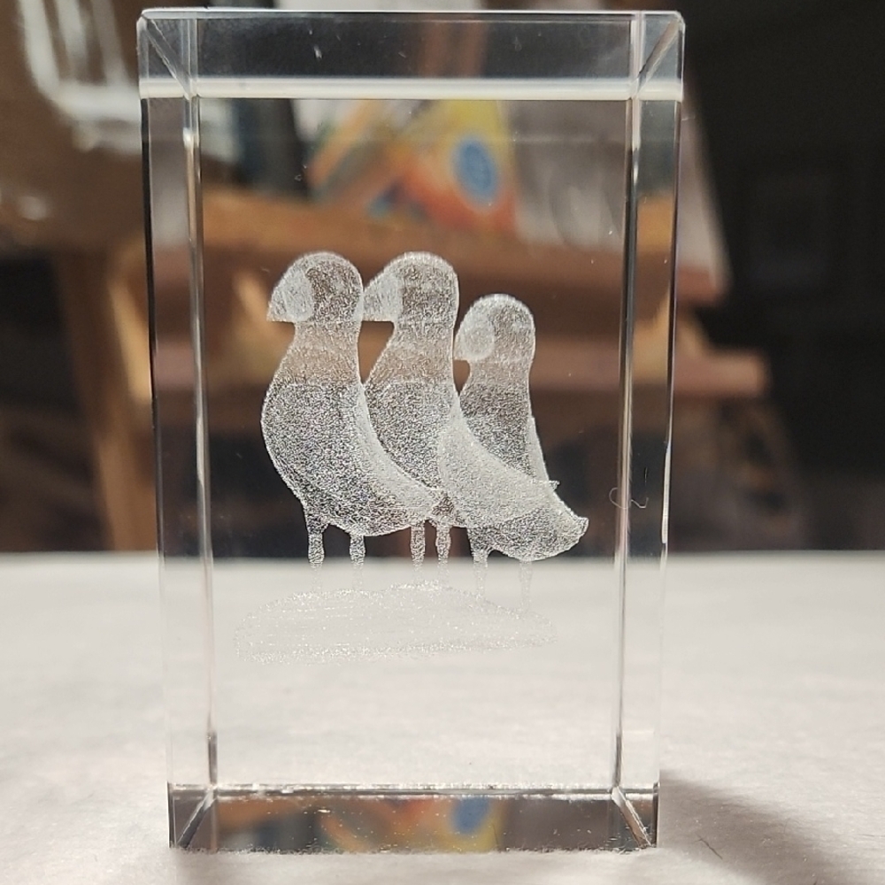 White Glass Art 3D Laser Etched OF 3 PUFFINS IN A GLASS Crystal Block - Picture 4 of 7